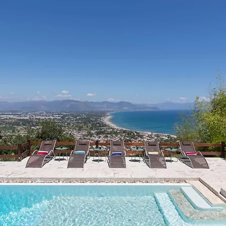 Villa Mariani - Italian Coastal Charm