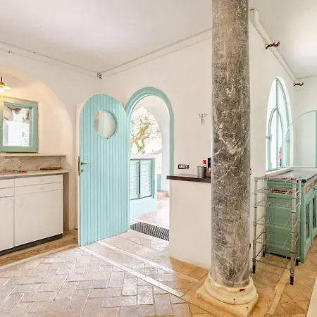 Mariani - Italian Coastal Charm *