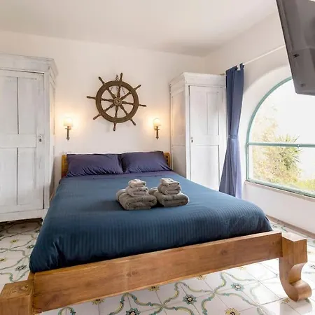 Mariani - Italian Coastal Charm Villa San Felice Circeo