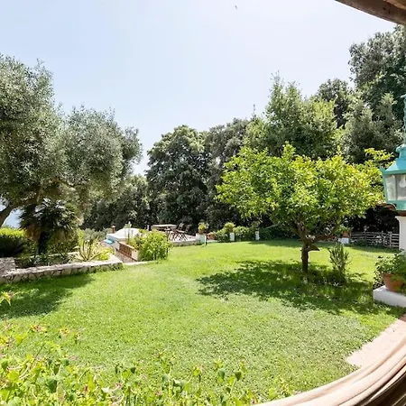 Villa Mariani - Italian Coastal Charm *